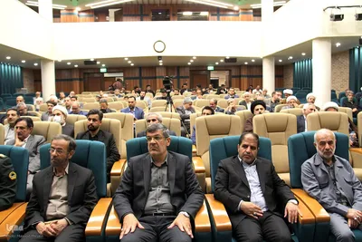 رونمایی از تفسیر «بصائر» در یزد‎