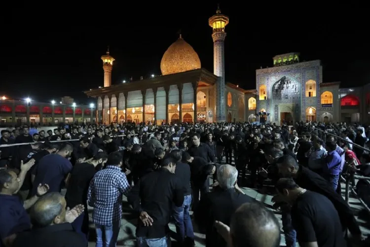 برگزاری مراسم سوگواری سالروز شهادت امام محمدباقر(ع) در حرم شاهچراغ(ع)