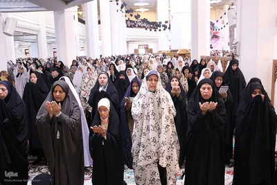 اقامه نماز عید سعید فطر در حرم شاهچراغ(ع)
