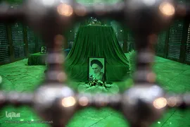 مراسم بزرگداشت چهل‌وسومین سالگرد ورود امام خمینی(ره) به میهن اسلامی در حرم مطهر  بنیانگذار جمهوری اسلامی