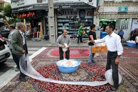 سفره افطاری هیئت حضرت ابوالفضل(ع) بلوار ابوذر تهران