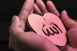 صدق الإيمان لا يُقاس بكثرة الأقوال والشعارات