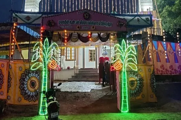 Hindistan’da Hinduların yardımıyla  bir camii yeniden yapılandırıldı + video