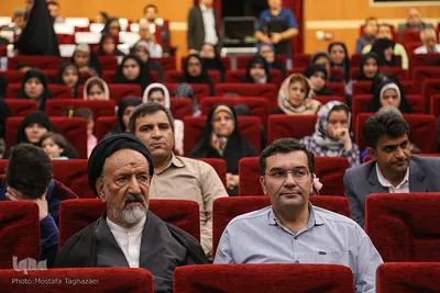 رونمایی از کتاب روایت رهبری