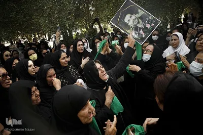 تشییع و تدفین دو نفر از جانباختگان حادثه متروپل