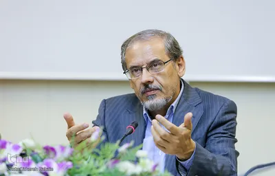 خسرو باقری، استاد فلسفه تعلیم و تربیت دانشگاه تهران در نشست تربیت اعتقادی و چالش های معاصر
