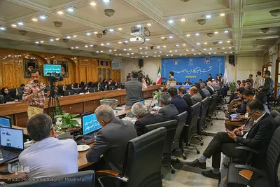 نشست خبری استاندار اصفهان با اصحاب رسانه