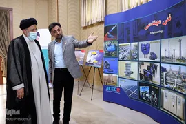 بازدید حجت‌الاسلام و المسلمین ابراهیم رییسی، رییس‌جمهور از نمایشگاه دستاوردهای جهاد‌دانشگاهی