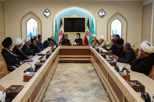 مراسم تشییع رهبر شهید در قم به نماد وحدت ملی تبدیل شود