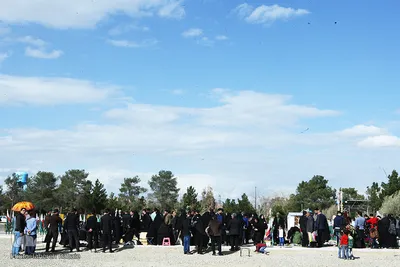 آغاز سال جدید در جوار شهدا
