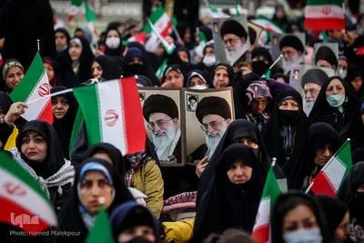 آغاز چهل‌و‌چهارمین دهه فجر انقلاب اسلامی در حرم امام خمینی(ره)