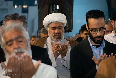 اقامه نماز عید فطر در مصلای اصفهان