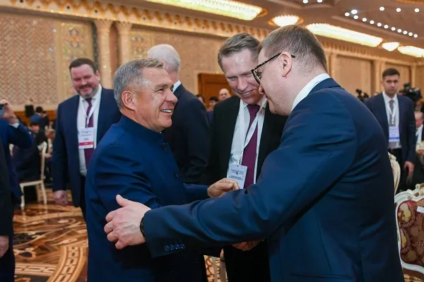 Минниханов пригласил Таджикистан к участию в KazanForum