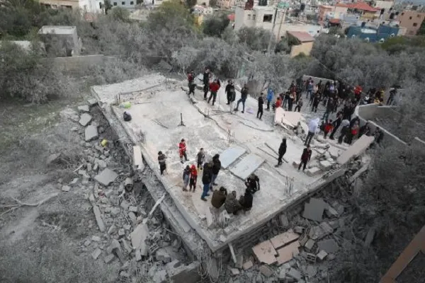 Batı Şeria'da Filistinlilere ait iki ev yıkıldı