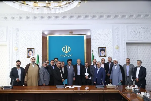 انتقاد پزشکیان از مخالفت با اصلاح و کوچک کردن نظام اداری