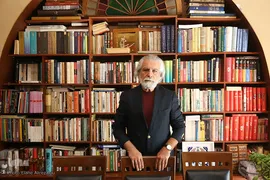 منوچهر شاهسواری