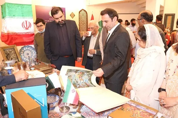 Int’l Islamic Arts Exhibition Opens in Lahore