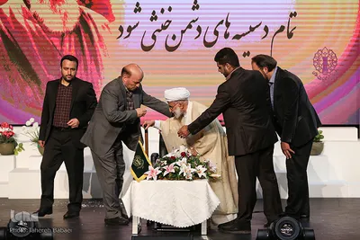 همایش تجلیل از یاوران چهملین سالگرد پیروزی انقلاب