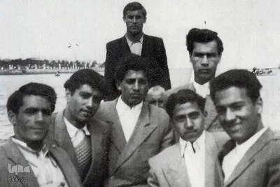 1330.رامسر،علی شریعتی همراه با دوستانش در دانشسرای عالی ودرحاشیه یک مسافرت تفریحی

