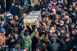 تشییع یپکر یک شهید گمنام در شهرکرد