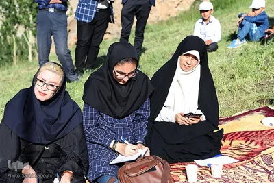 نشست خبری محمد اسکندری، مدیرکل دفتر امور روستایی و شوراهای استانداری استان آذربایجان شرقی در روستای سفیده خان