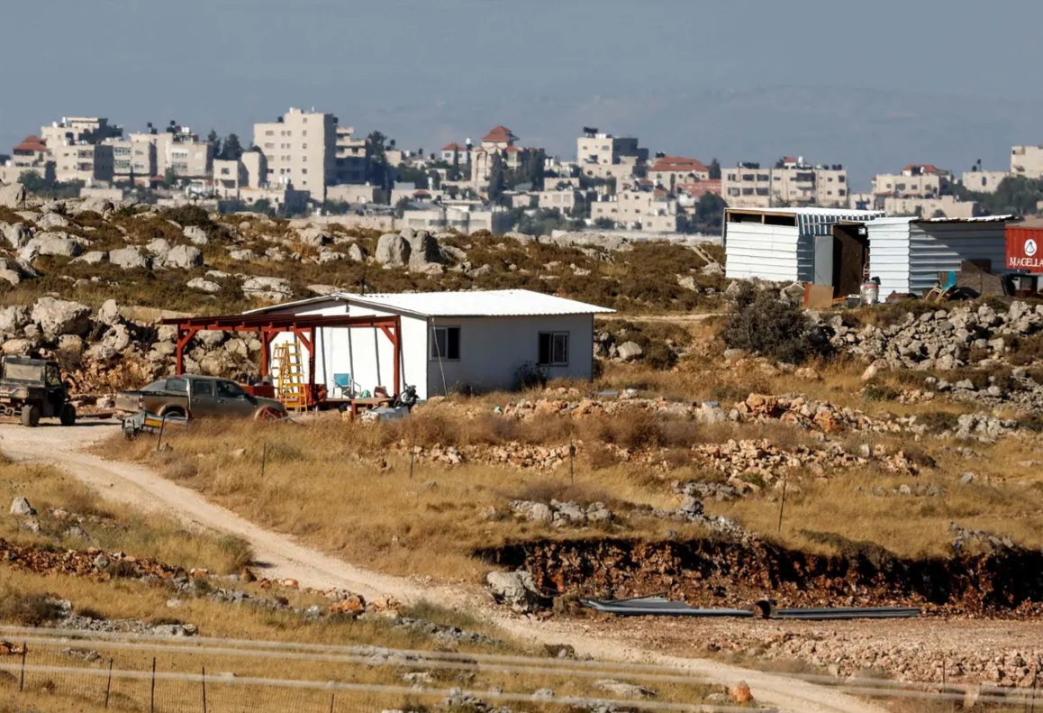 Les colons sionistes incendient une mosquée en Cisjordanie