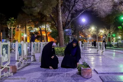 شب یلدا در گلستان شهدا
