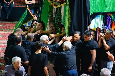 آیین ۳۰۰ ساله نخل‌گردانی در زواره اردستان