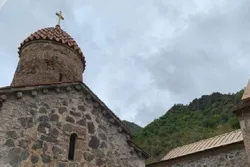 Xudavəng monastır kompleksinin Azərbaycana məxsusluğu barədə məqalə dərc edildi - Foto