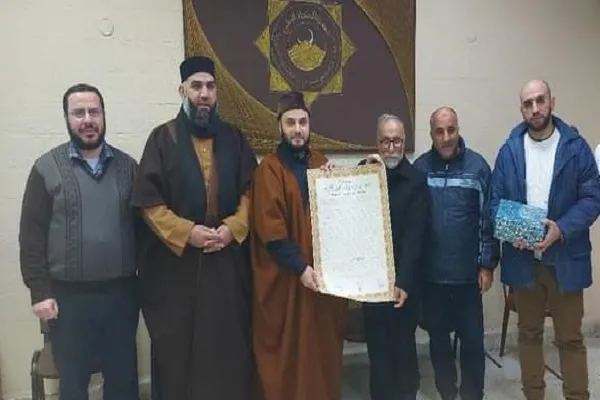 لبنان: دار القرآن في طرابلس تكرّم حافظة للقرآن کاملاً