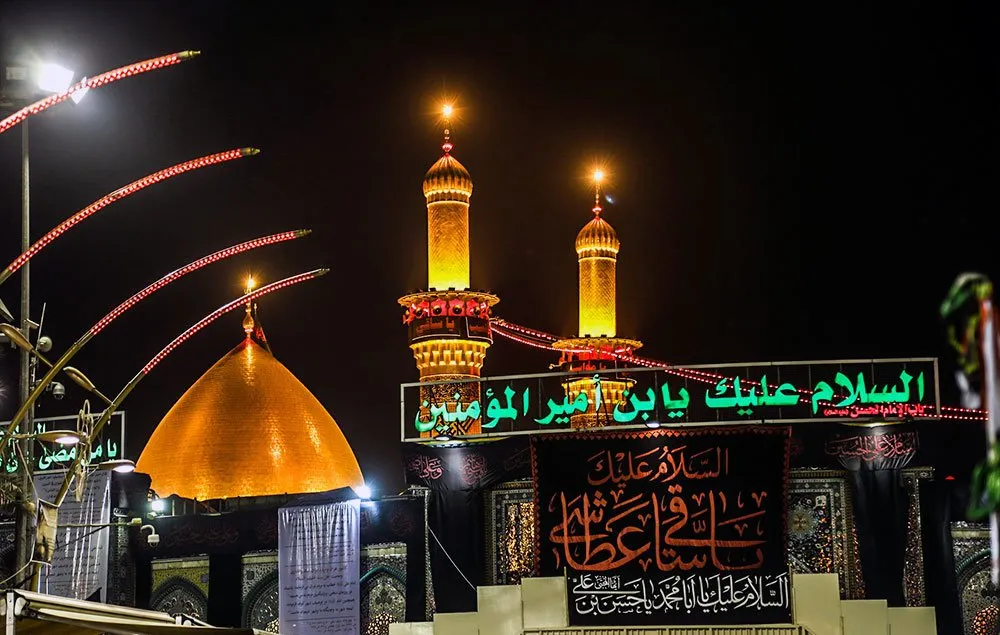 Peyğəmbərin (s) vəfatı günü İmam Əlinin (ə) ziyarətgahında zəvvar izdihamı + Foto