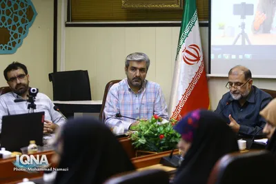 نشست «بررسی تجربه زیسته بلاگرهای دینی در ترویج قرآن با توجه به مقوله حفظ قرآن»