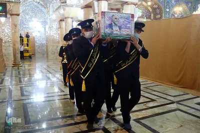 طواف دانشمند شهید فخری‌زاده بر گرد ضریح کریمه اهل بیت(ع)