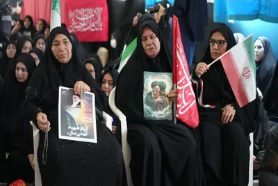 مراسم وداع بانوان لرستانی با رهبر شهید 