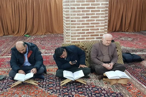 کرسی تلاوت در مسجد استاد و شاگرد تبریز