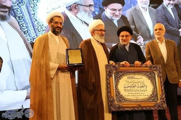 تجلیل از آیت‌الله علی معلمی به‌عنوان واقف برتر کشور