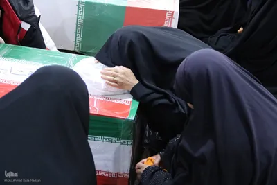 تشییع پیکر مطهر ۵ شهید جنگ تحمیلی آمریکایی صهیونیستی در شیراز