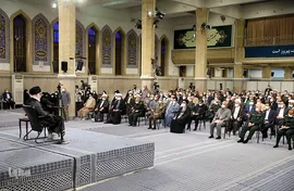 رهبر انقلاب اسلامی در دیدار دست‌اندرکاران برگزاری کنگره شهدای قم