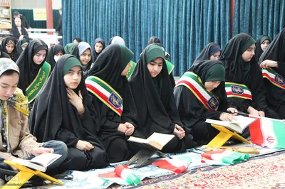 کرسی تلاوت قرآن کریم دانش‌آموزی در ملایر