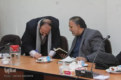نشست صمیمی پیشکسوتان و قرآنیان در اراک
