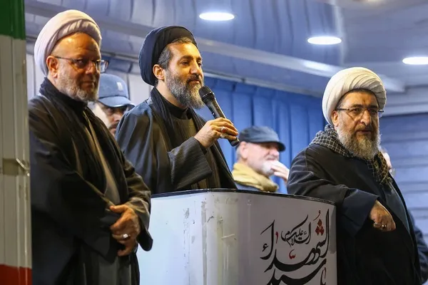 اجتماع حماسی مردم انقلابی تبریز در میدان ساعت