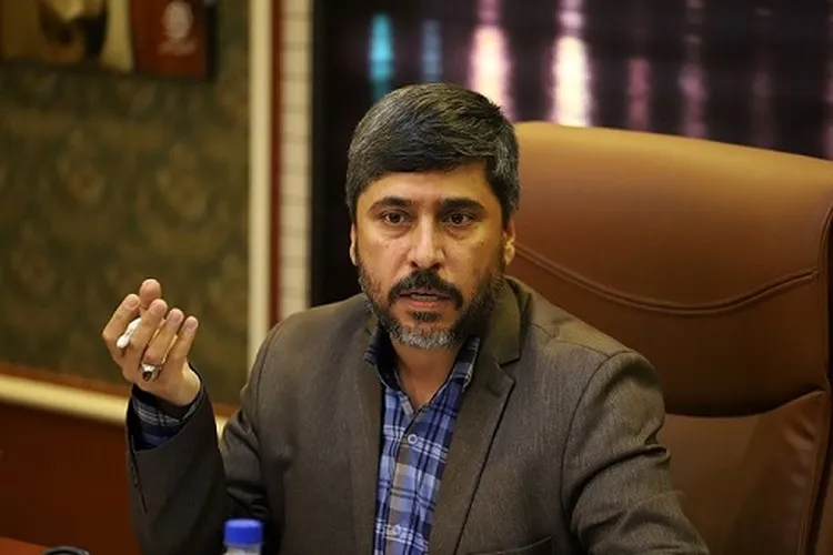 نصب تابلوهای قرآنی در آرامستان بندرعباس