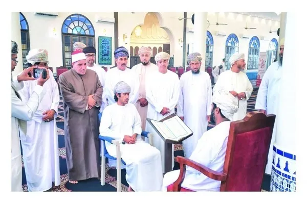 د عمان ۱۱۰ قرآني حافظانو د قرآن کریم د ختم په پروګرام کې ګډون وکړ