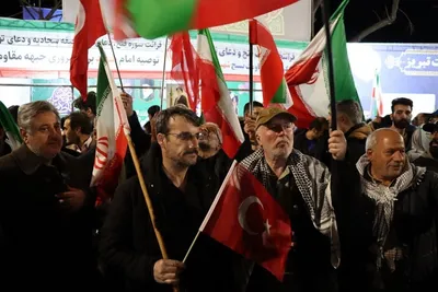 حضور هیئتی از فعالان اجتماعی ترکیه در اجتماع شبانه مردم تبریز