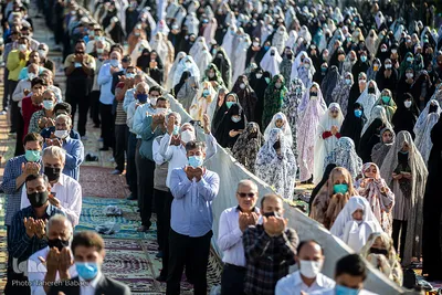 Gebet zum Fest des Fastenbrechens im Schrein von Abdul Azim Hasani (as)