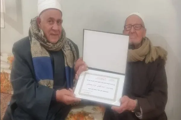 97 عاماً مع كتاب الله.. رحلة 