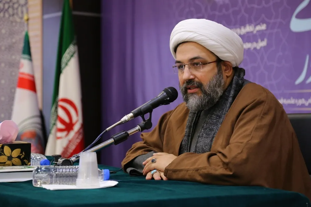 فضای مجازی؛ مکمل، متعادل‌ساز و فرصت‌آفرین در تبیین نهضت حسینی