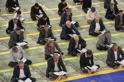 جزءخوانی قرآن کریم در مصلای شهرکرد