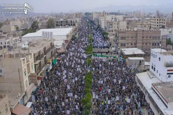 بالصور .. الآلاف يحيون ذكرى عاشوراء في اليمن
 