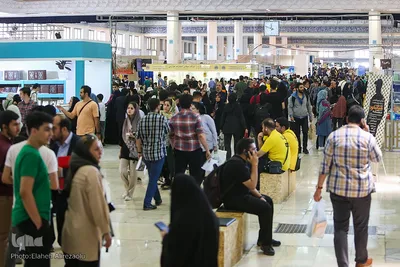 حال و هوای نمایشگاه کتاب در روز انتخابات